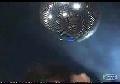 Asiatique au corps tout huil� danse tres sexy